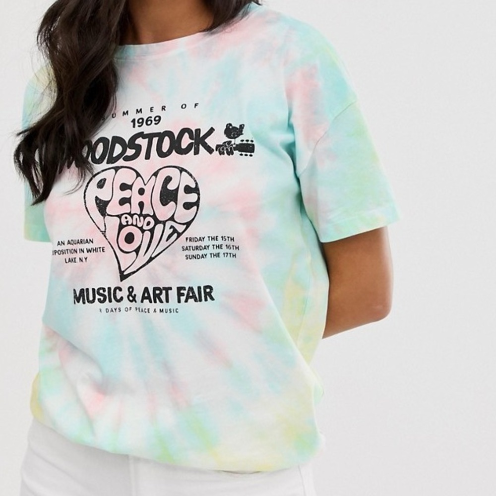 Stradivarius Woodstock Music Festival Graphic T-Shirt